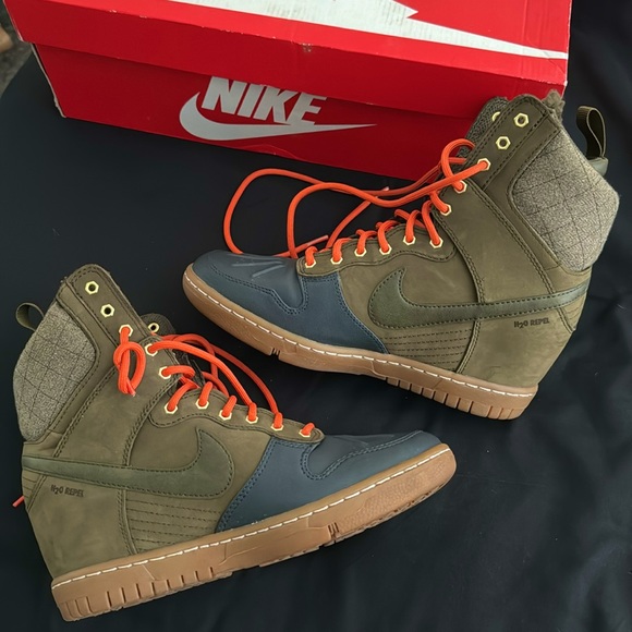 Nike Shoes - Nike Ski Hi Dunk Sneakerboot 2.0 (Olive)